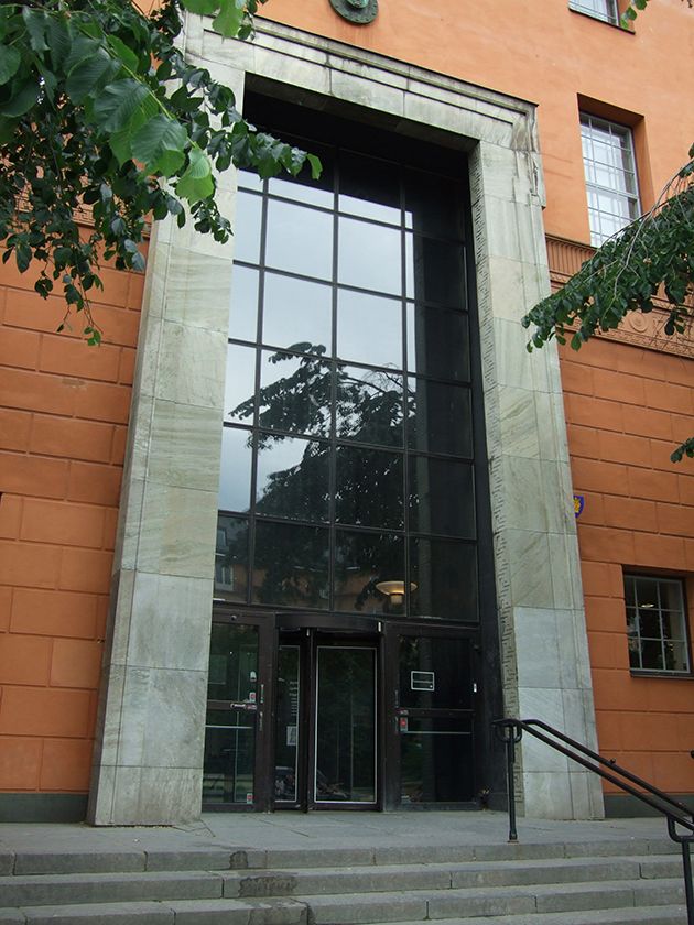 Ingång till stadsbiblioteket