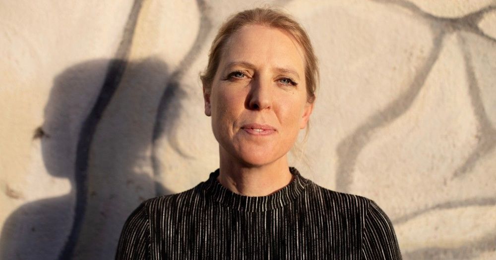 Författarporträtt, fotot föreställer Karin Skoog